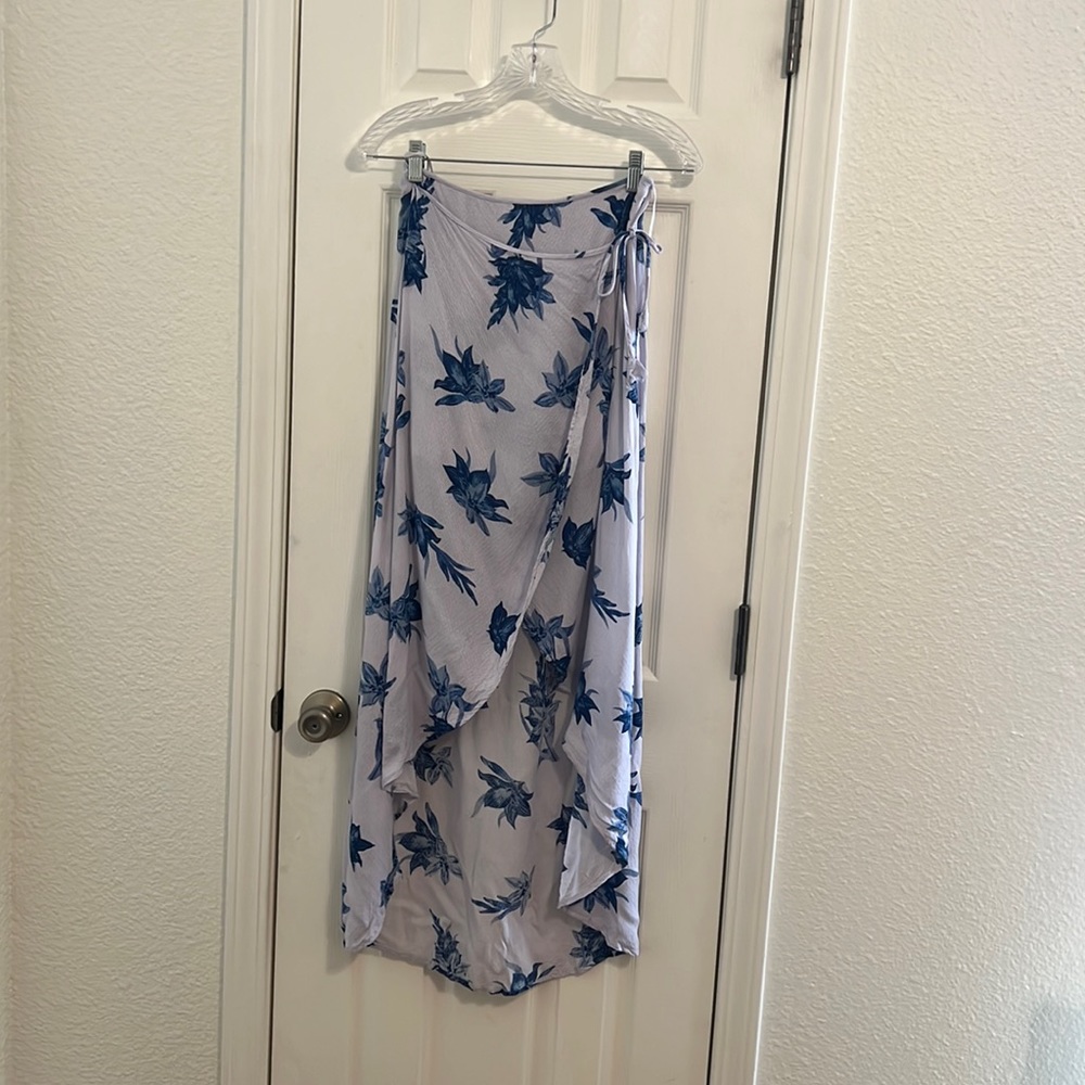 Small midi skirt, only worn twice.